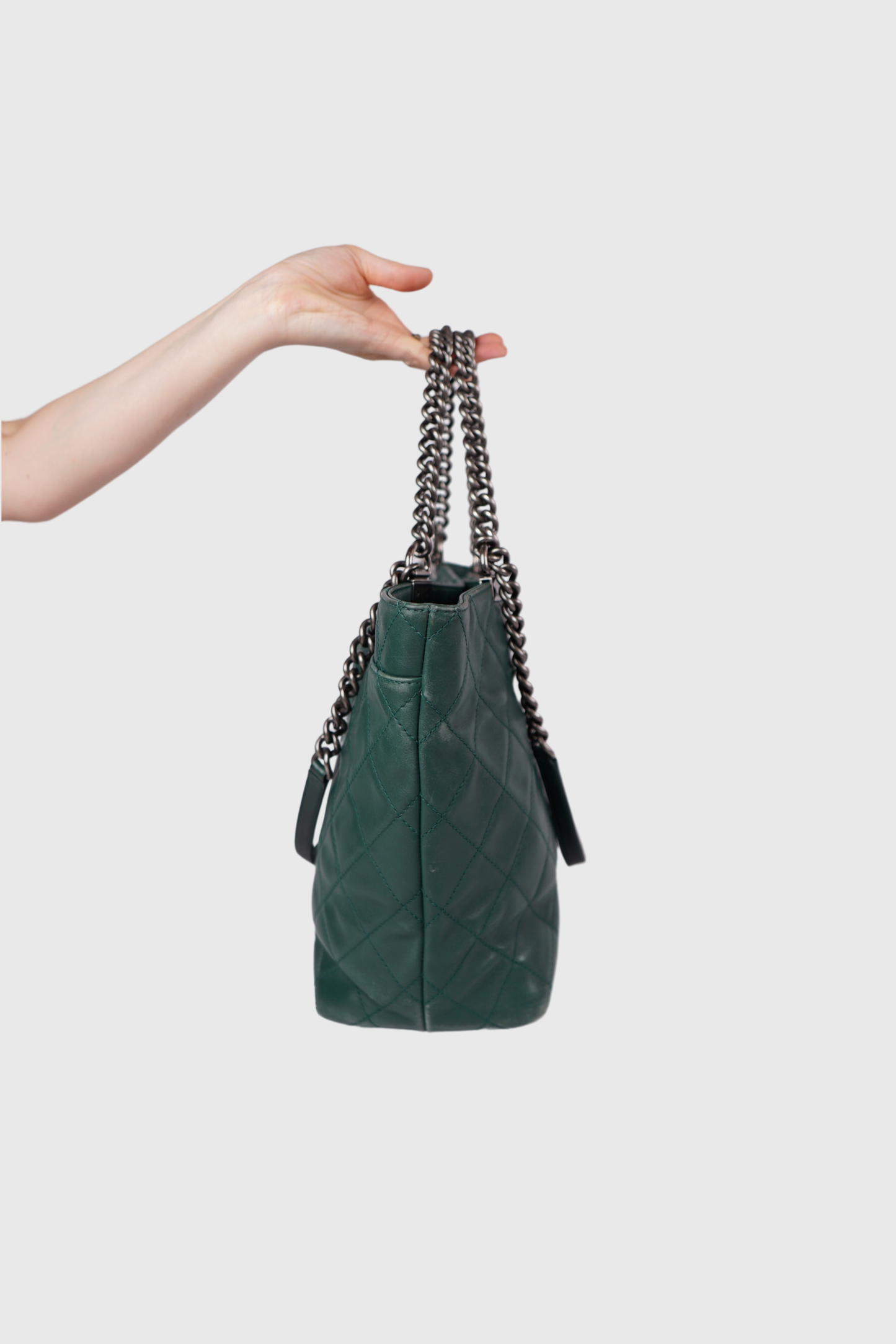 CHANEL Chain Tote Bag smaragdgrün