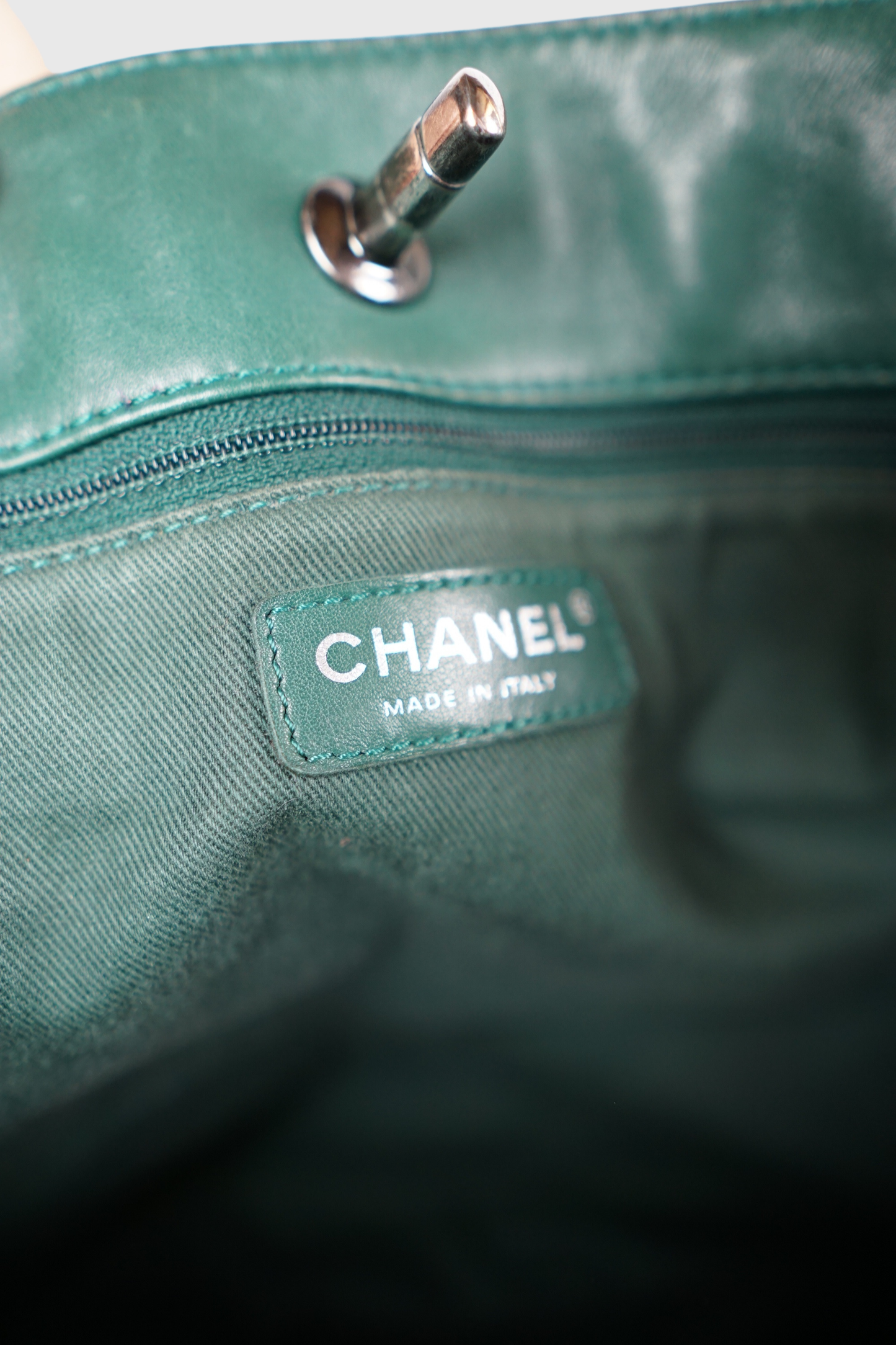 CHANEL Chain Tote Bag smaragdgrün