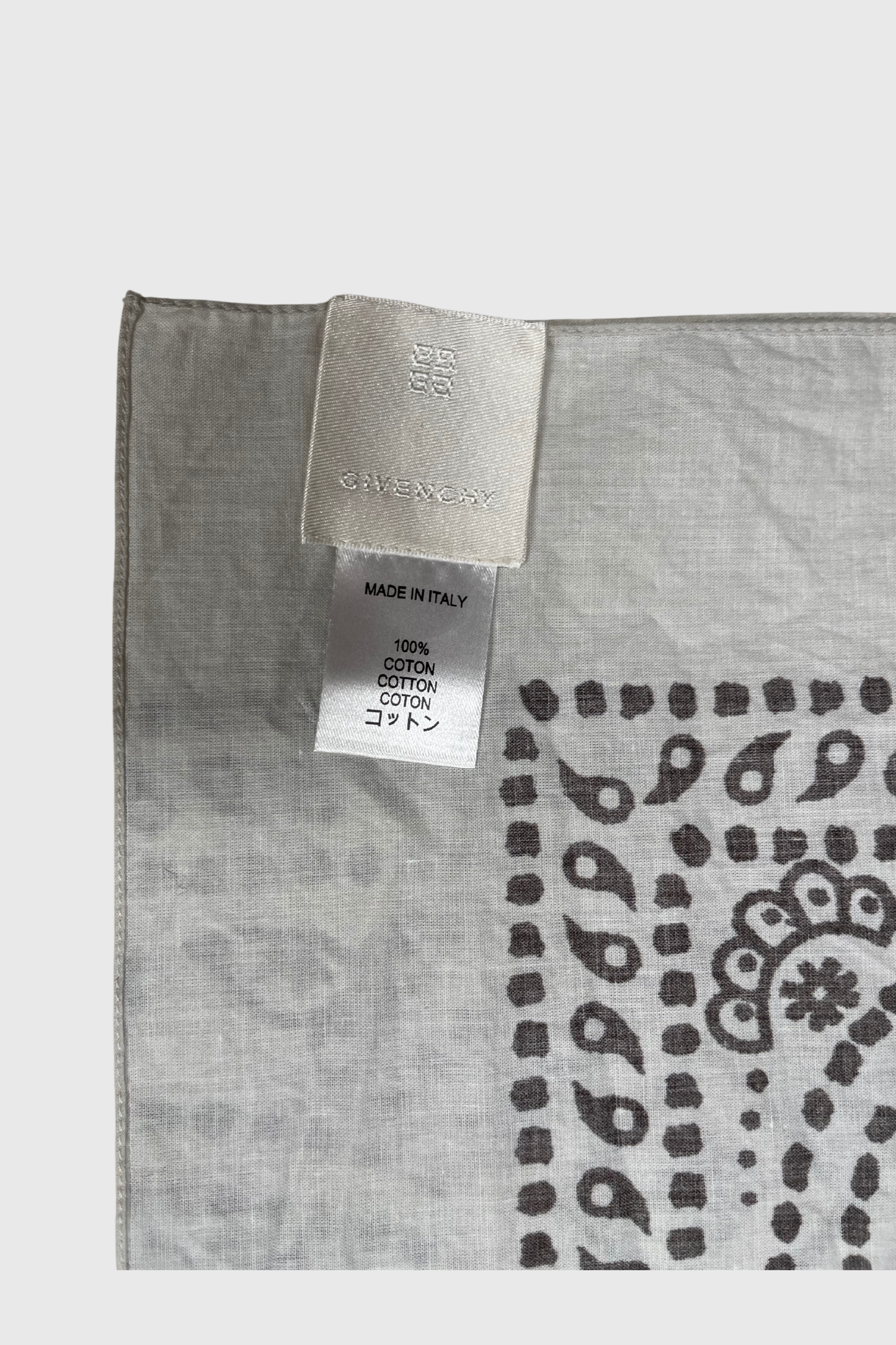GIVENCHY Paisley Tuch