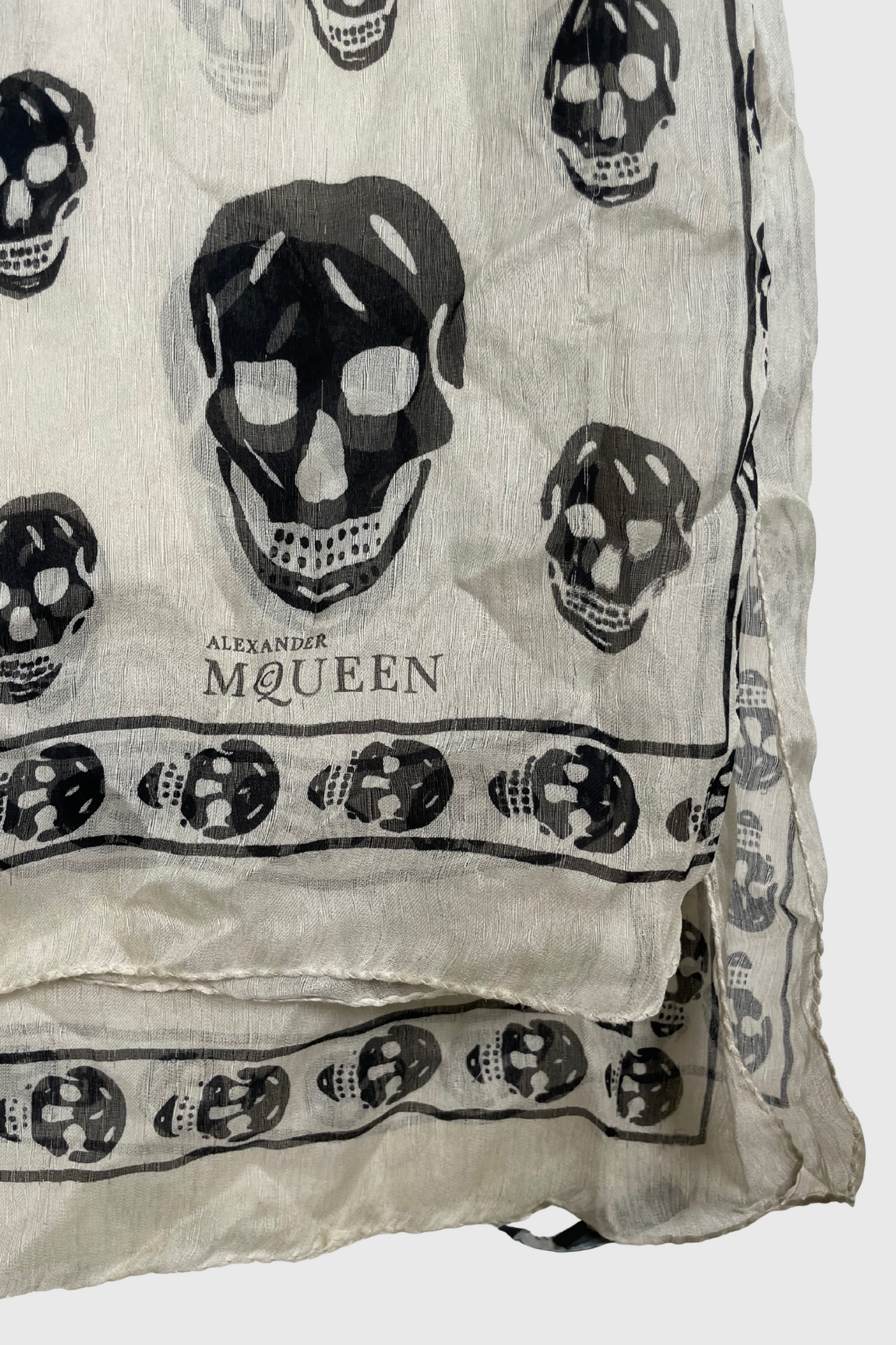 ALEXANDER MCQUEEN Classic Skull Tuch