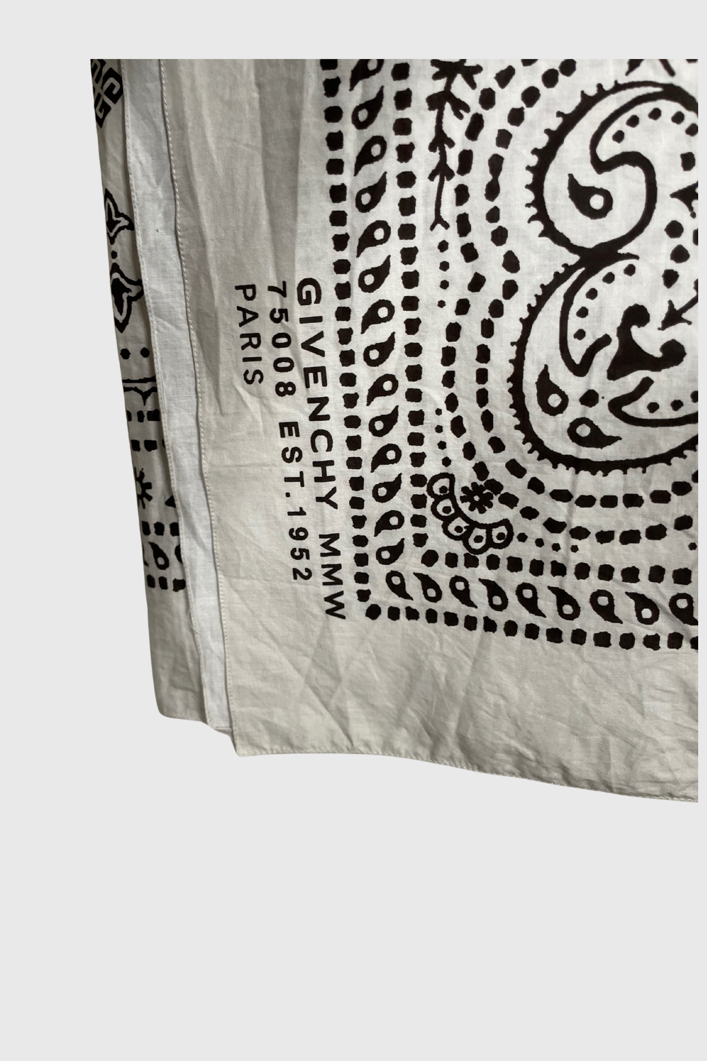 GIVENCHY Paisley Tuch