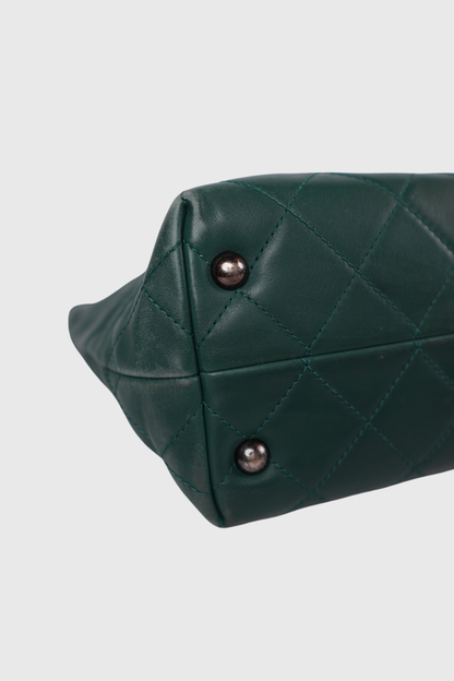 CHANEL Chain Tote Bag smaragdgrün