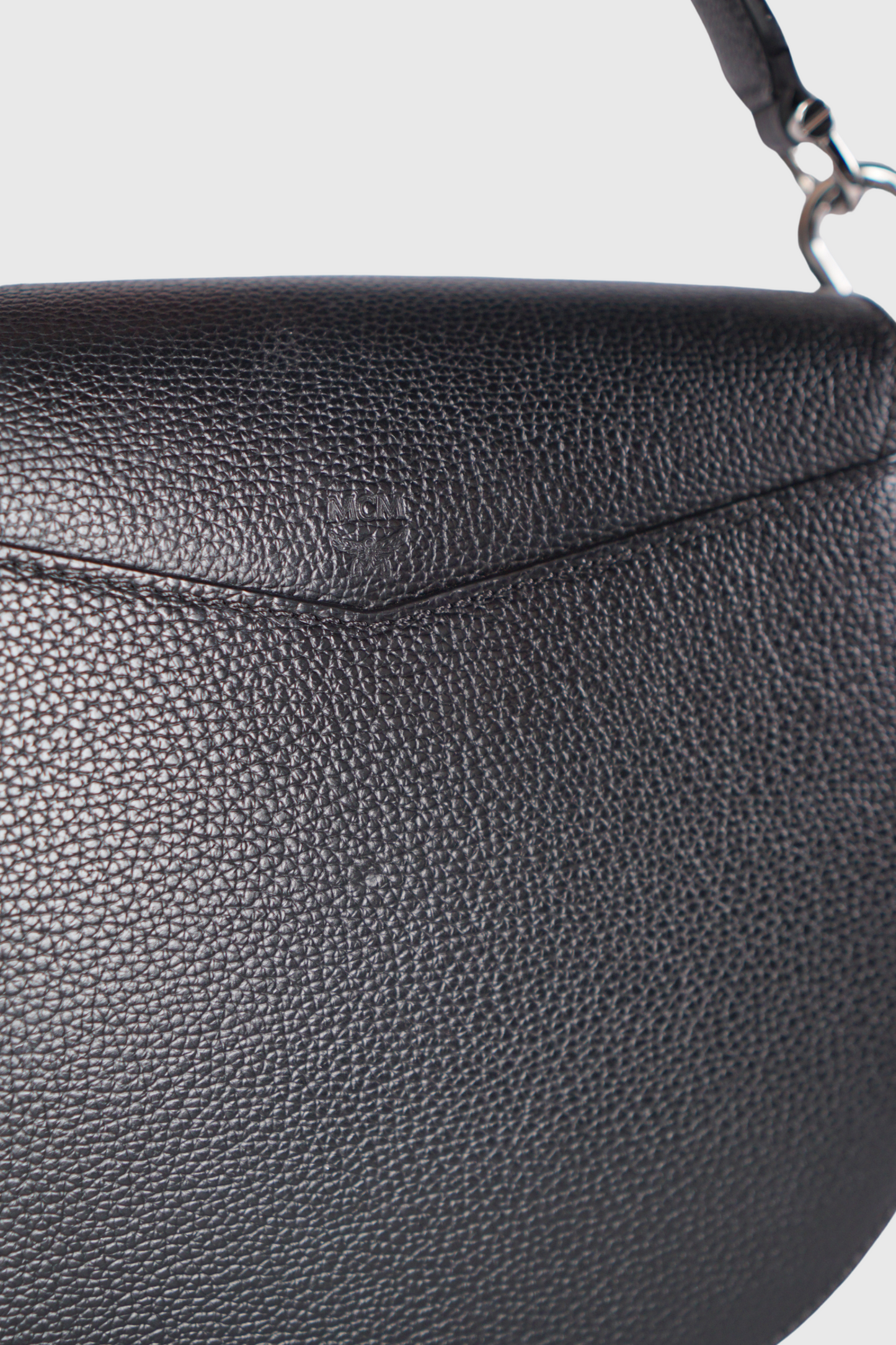 MCM Patricia Saddle Bag schwarz