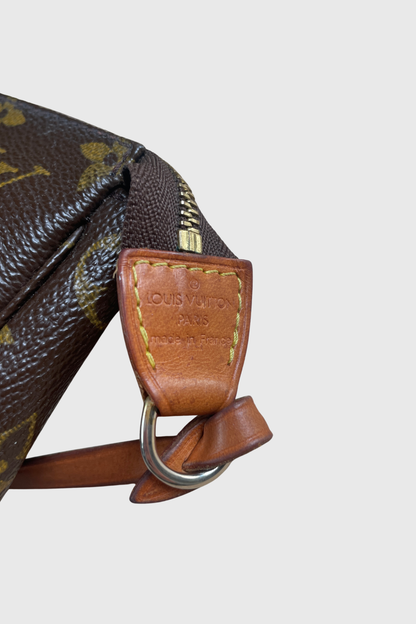 LOUIS VUITTON Pochette Accessoires Monogram