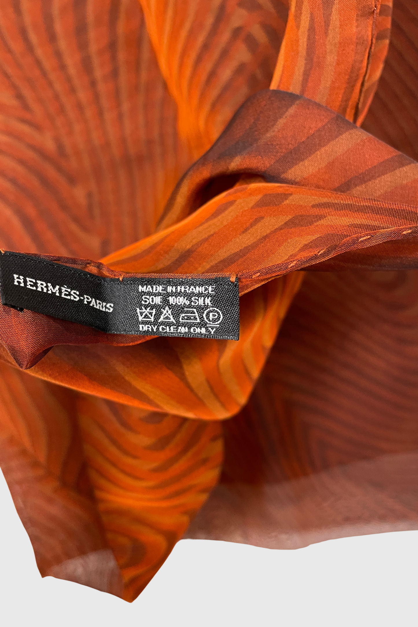 HERMÈS Seidentuch orange