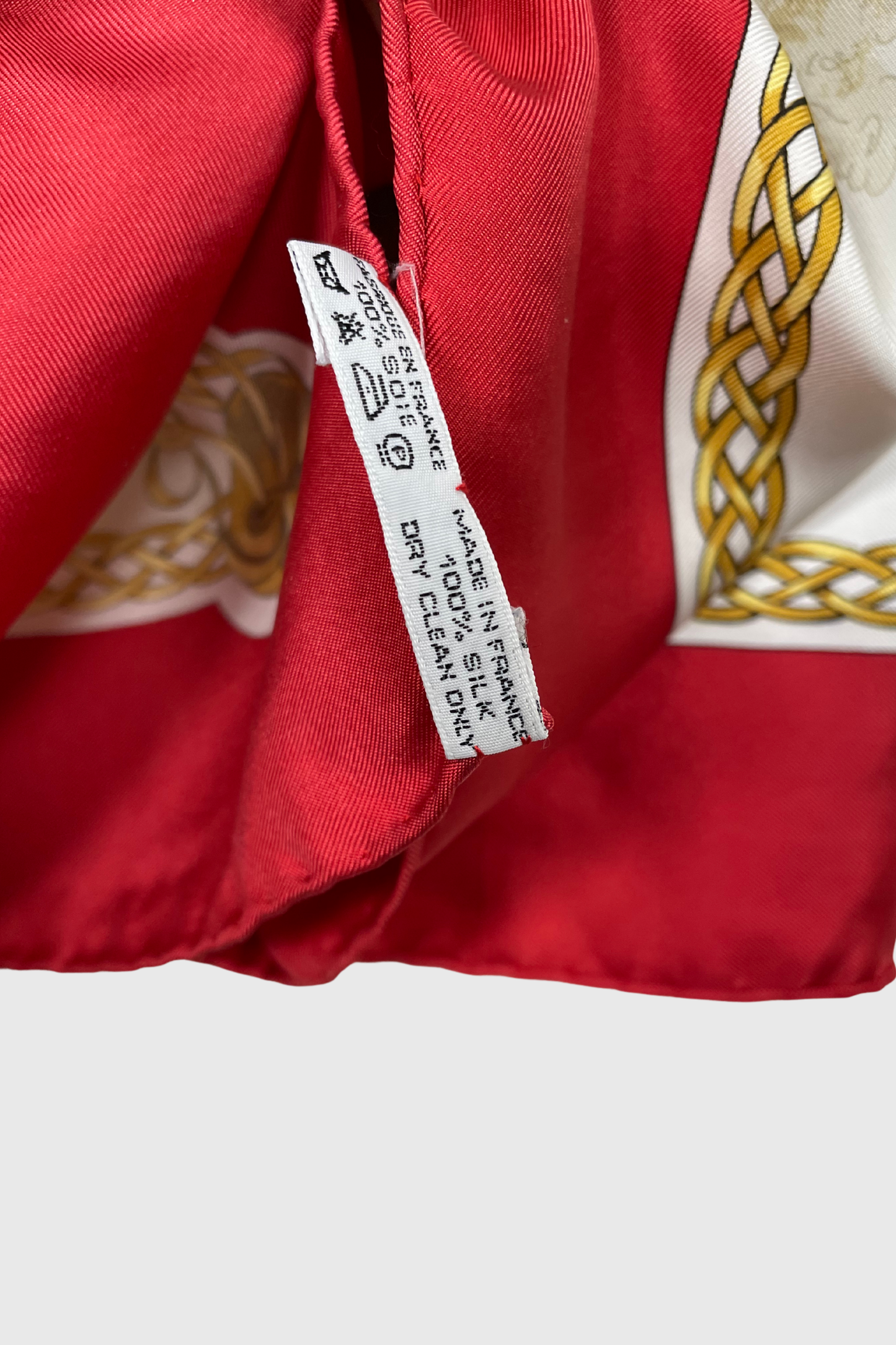 HERMÈS "Le Robes" Seidencarré