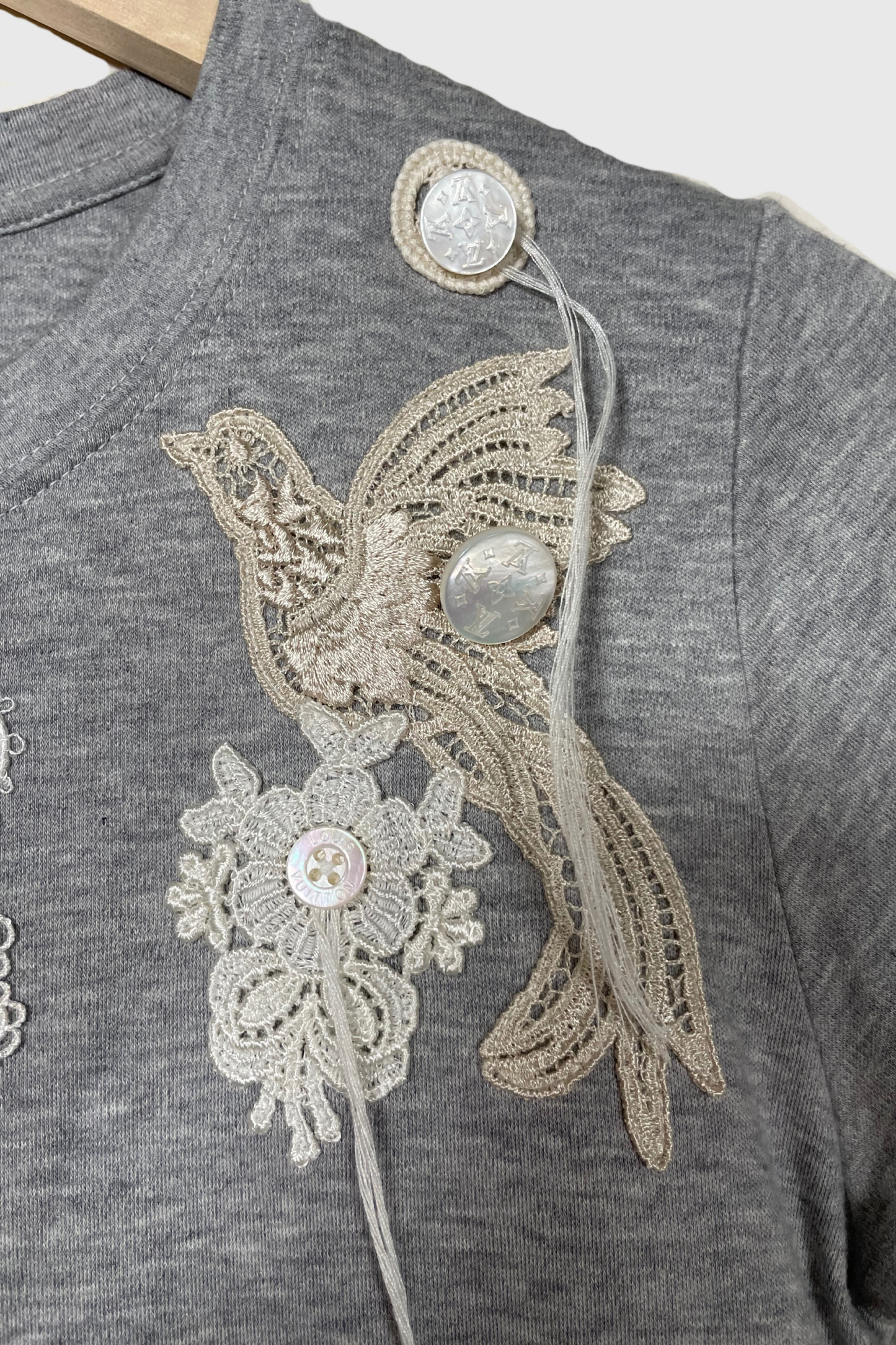LOUIS VUITTON T-Shirt grau | S