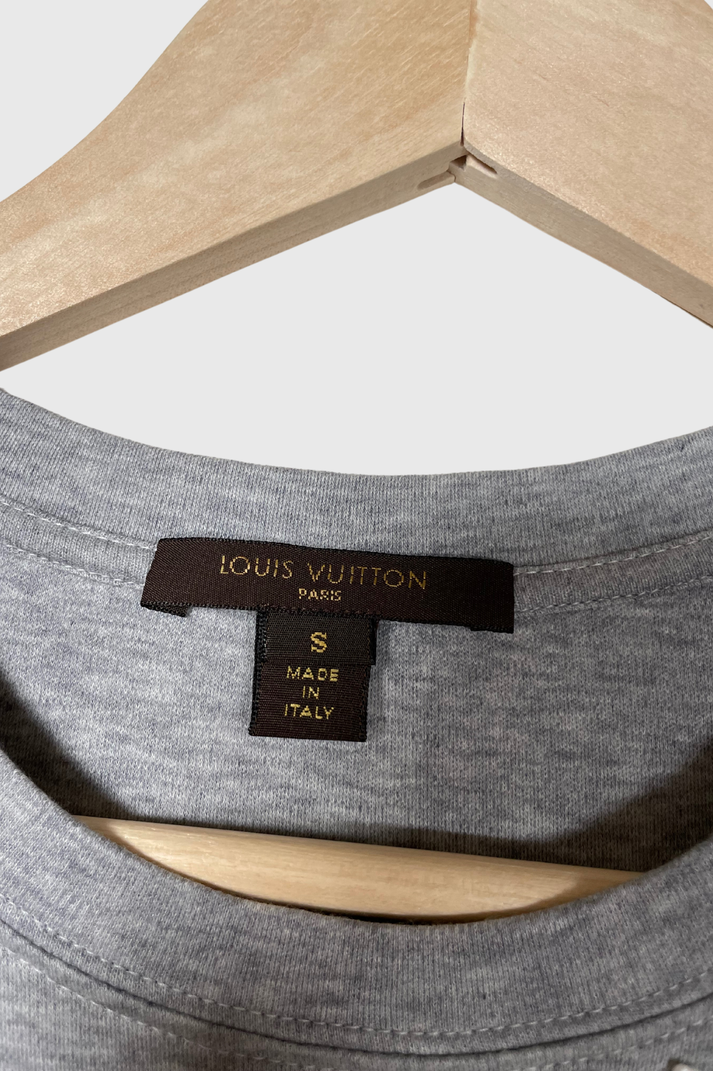 LOUIS VUITTON T-Shirt grau | S